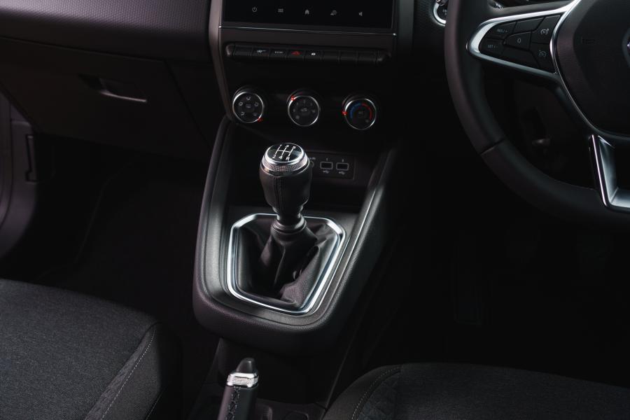 Детали интерьера Renault Clio 2019 года  (UK) (фото 31 из 40)